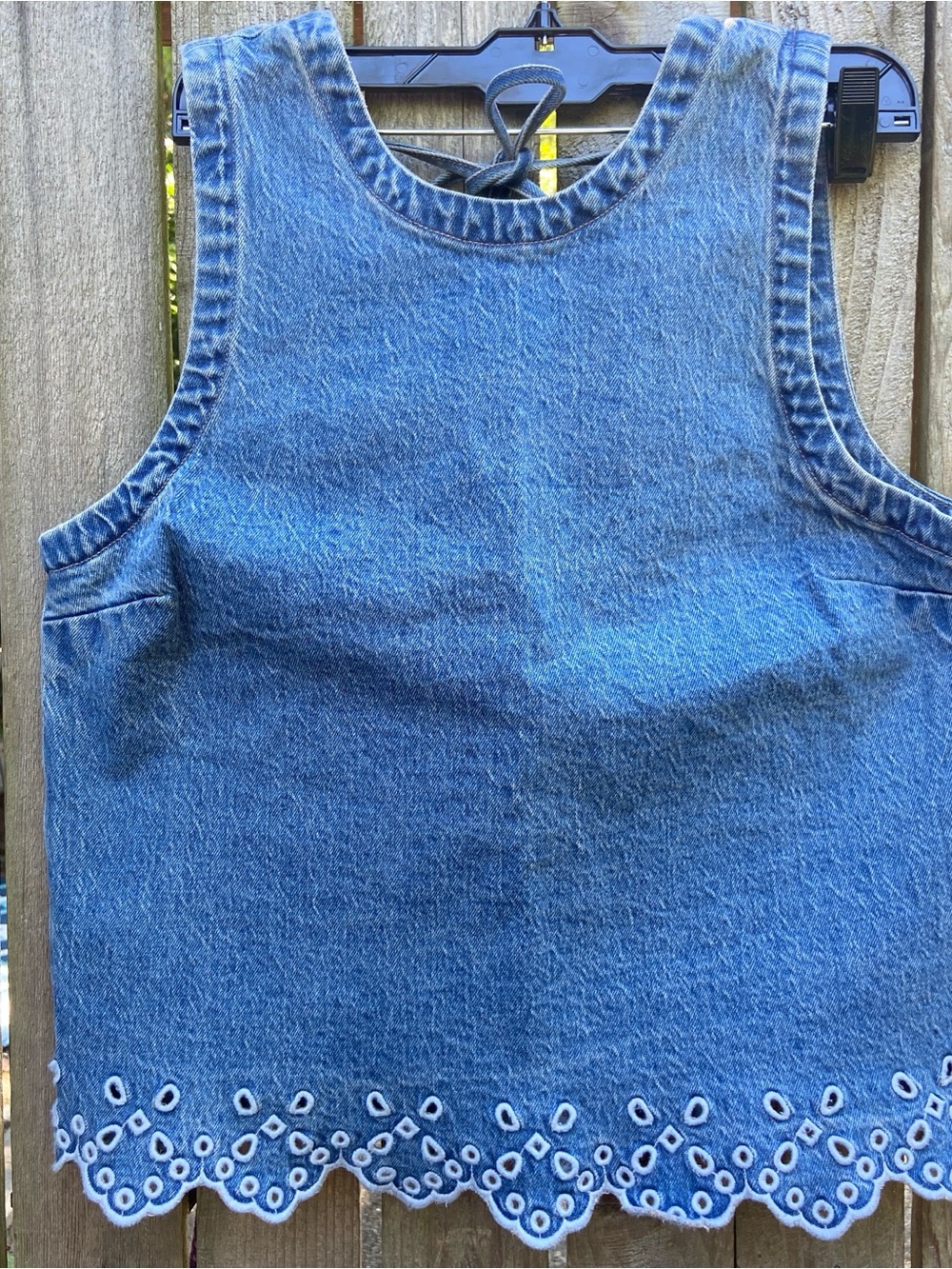 Abercrombie & Fitch Women’s Crop Open Back Eyelet Denim Shell Top Size M - Picture 2 of 5